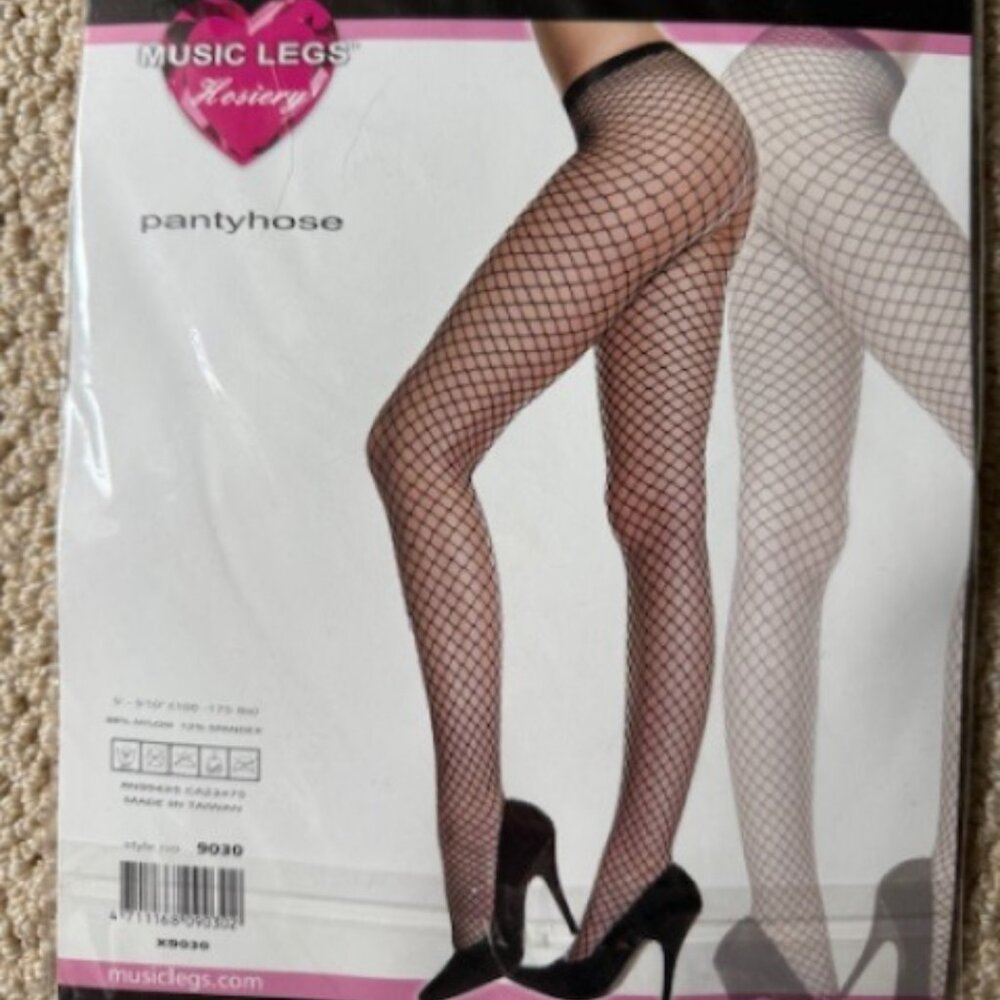 Black Seamless Fishnet Pantyhose By Music Legs - One Size Fits Most * NEW in Pkg